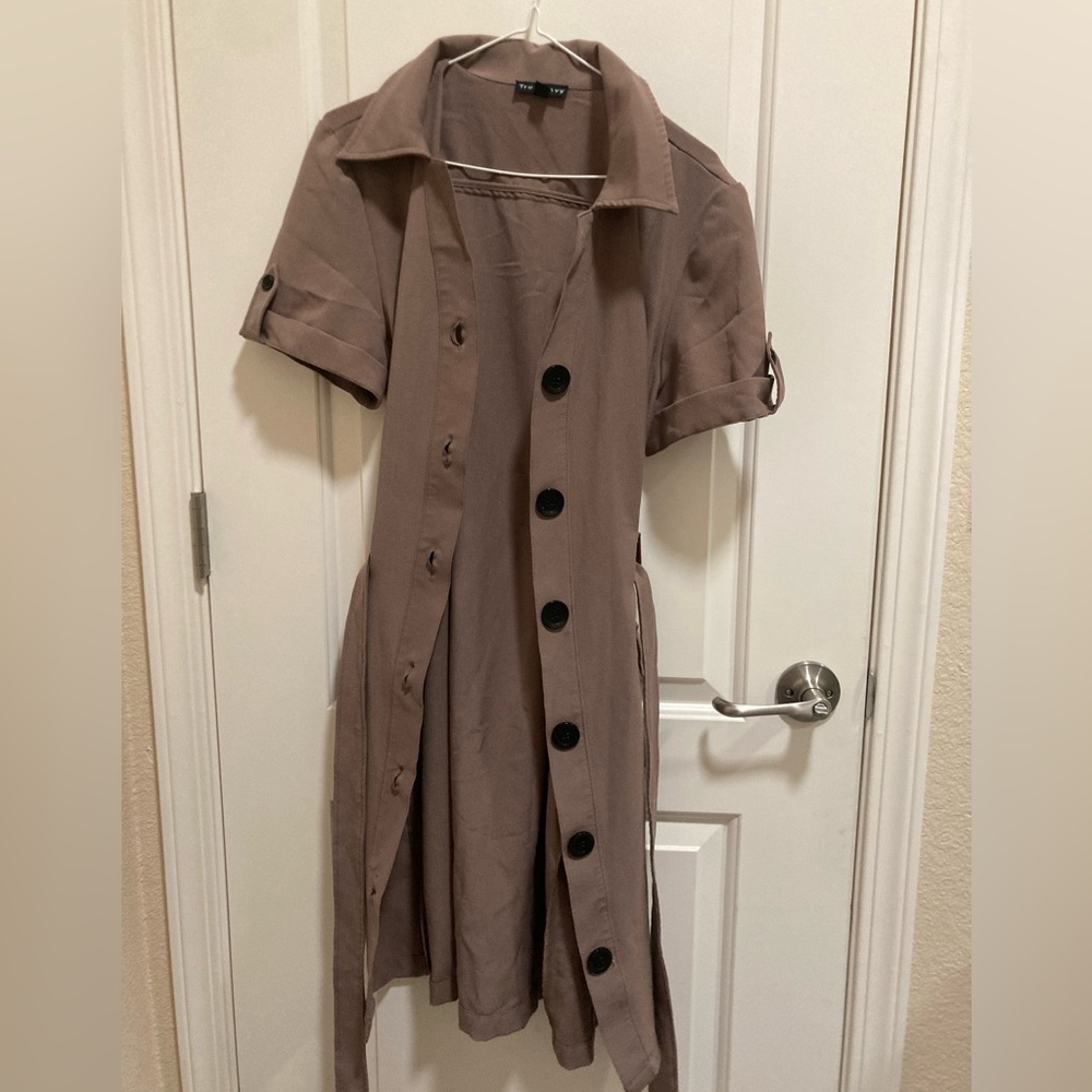 Short sleeve brown trench coat
